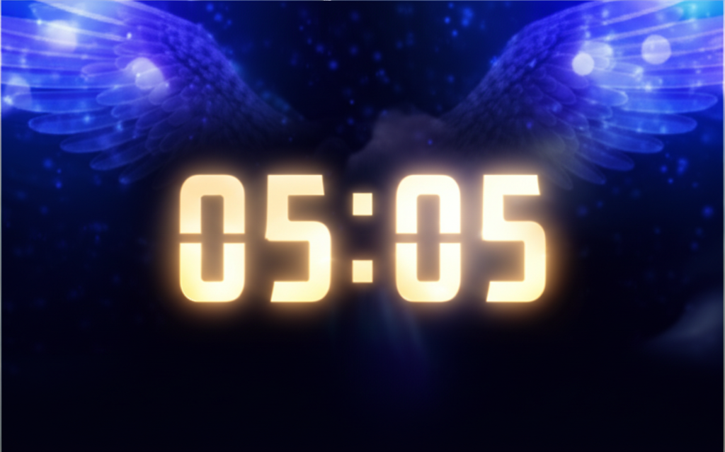 Циферблат современных часов, на котором светится время, и показано 05 05 на часах что значит как ангельское послание.