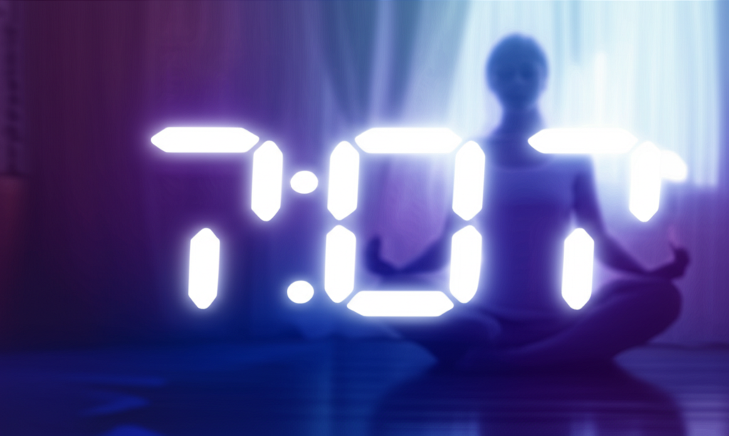 Цифровые часы показывают время, раскрывая 7 07 на часах значение этого мистического знака.